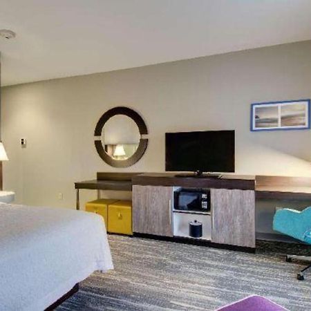 Hampton Inn & Suites Boston/Стоутън Екстериор снимка
