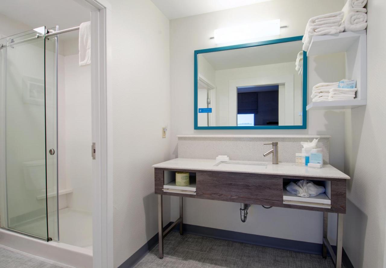 Hampton Inn & Suites Boston/Стоутън Екстериор снимка