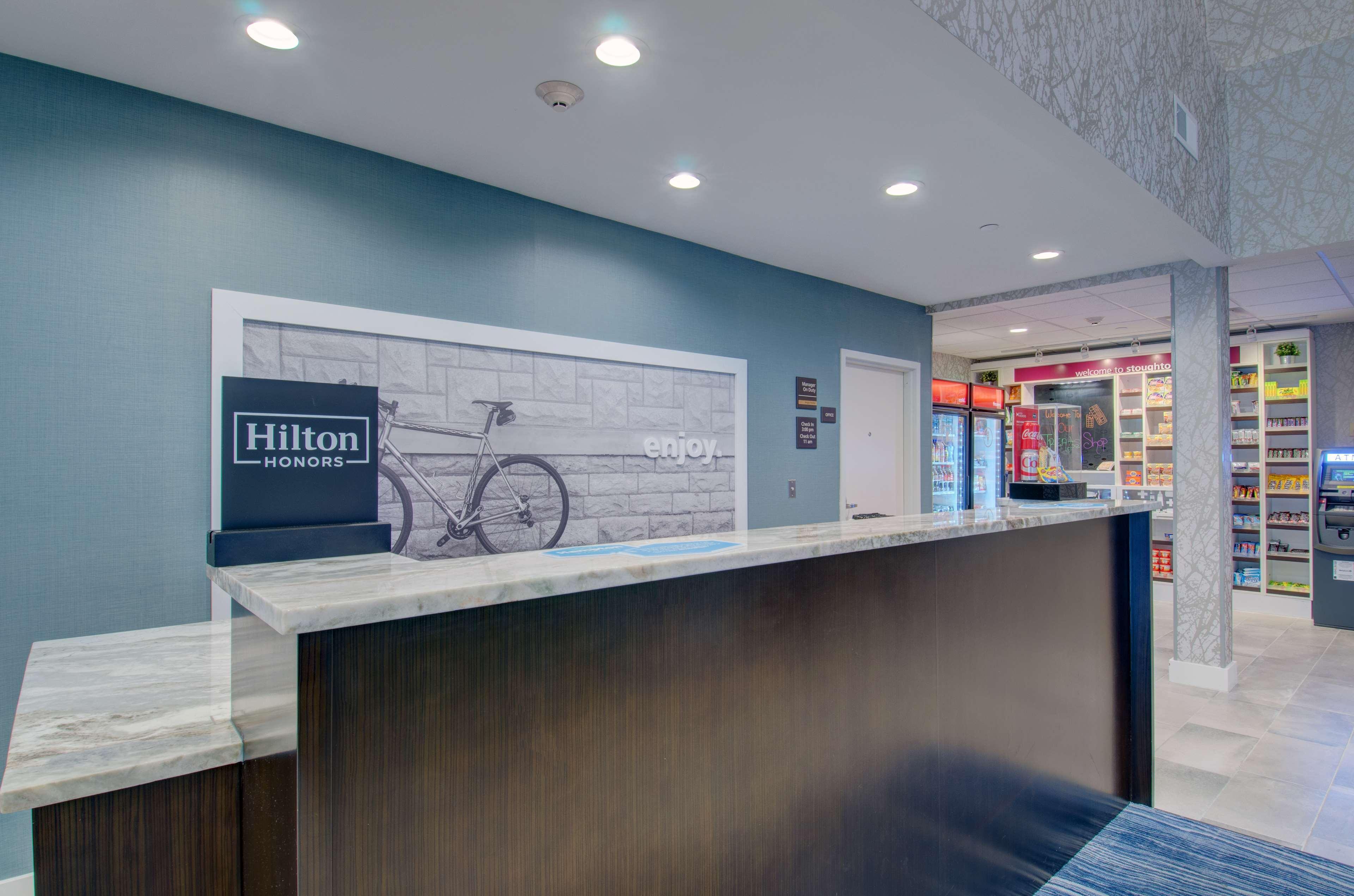Hampton Inn & Suites Boston/Стоутън Екстериор снимка