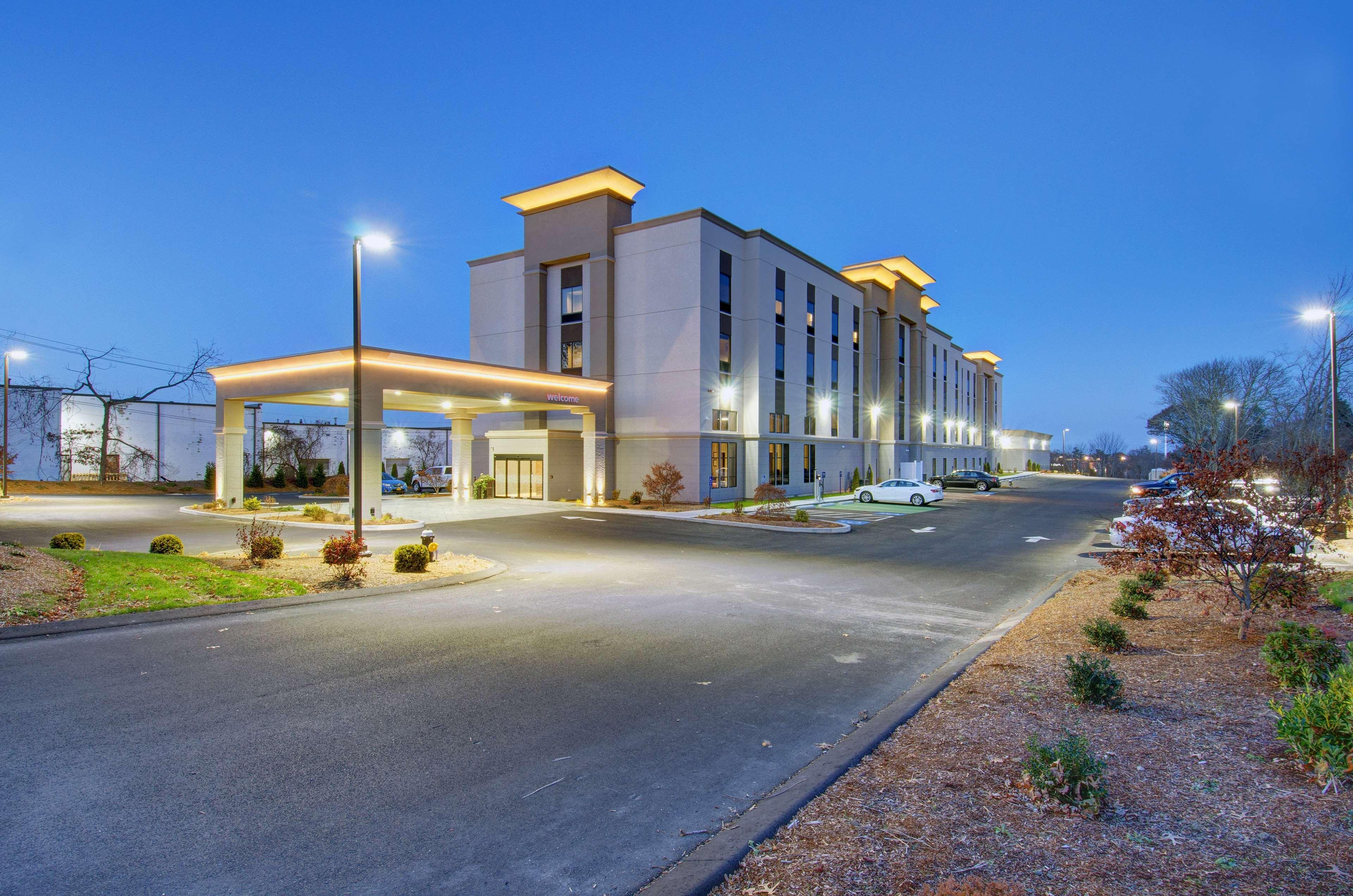Hampton Inn & Suites Boston/Стоутън Екстериор снимка