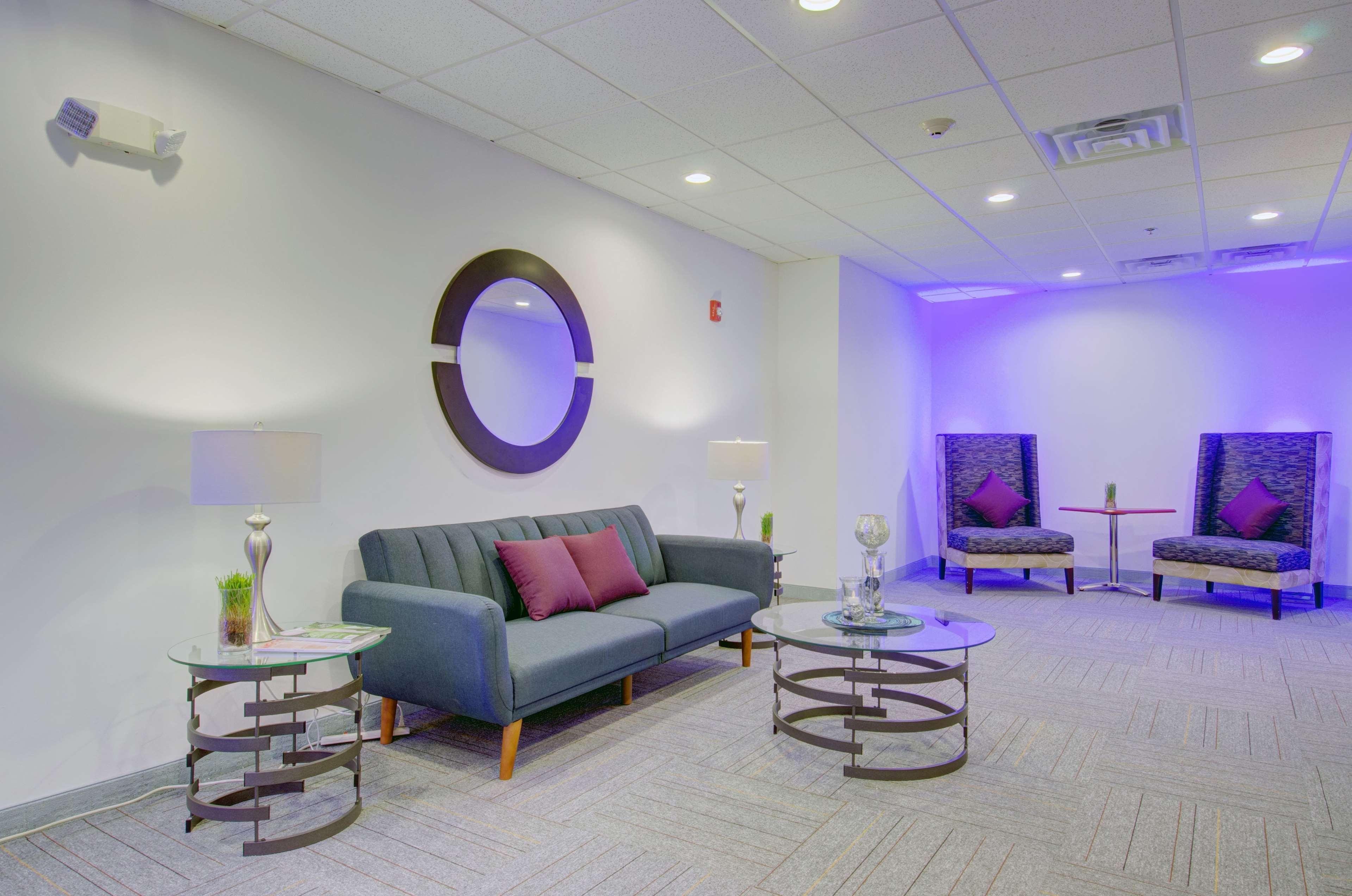 Hampton Inn & Suites Boston/Стоутън Екстериор снимка