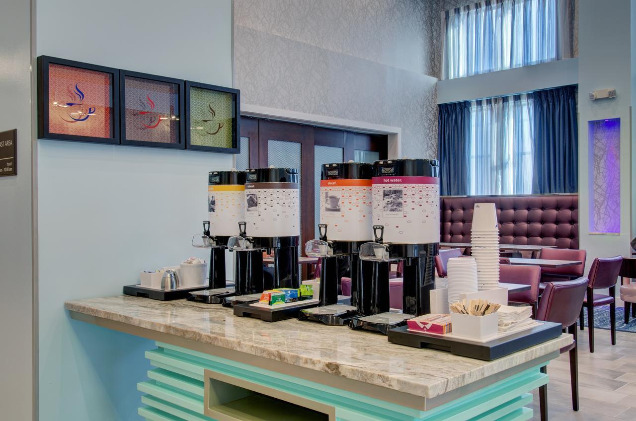 Hampton Inn & Suites Boston/Стоутън Екстериор снимка