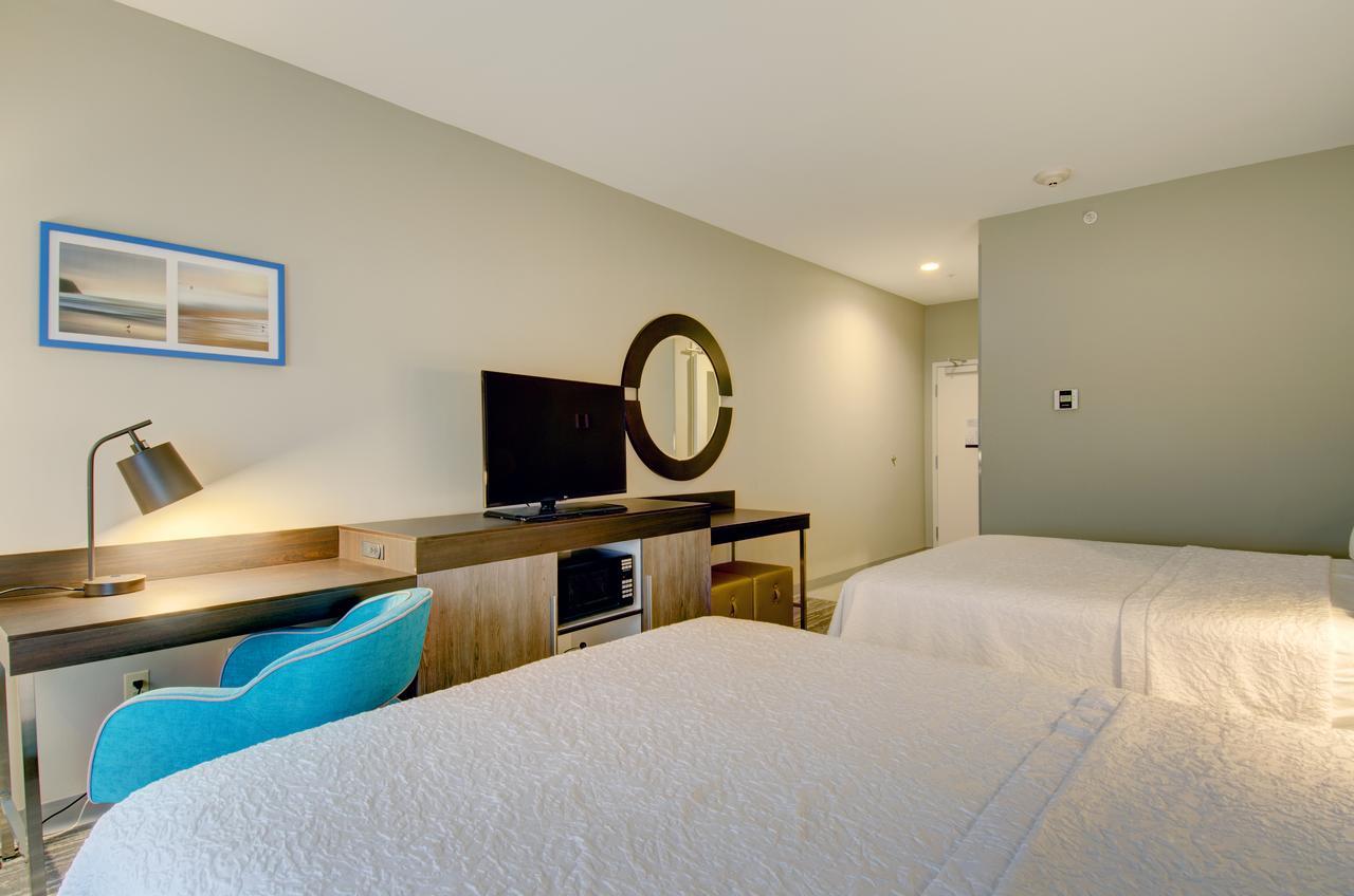 Hampton Inn & Suites Boston/Стоутън Екстериор снимка